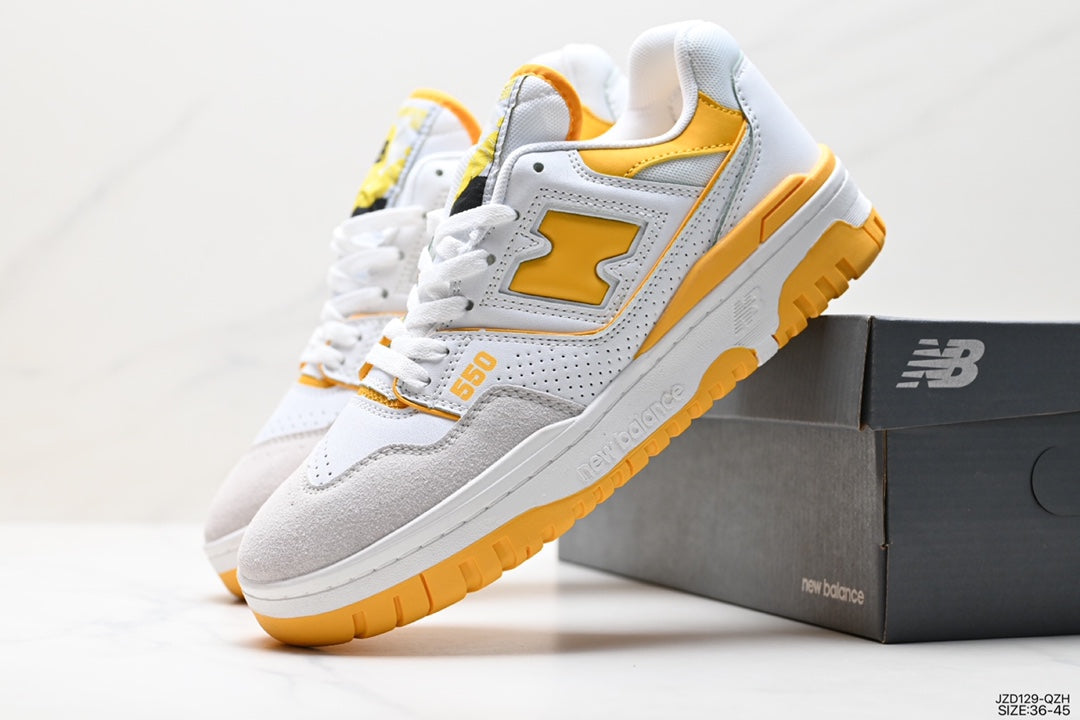 New Balance 550 Sea Salt Varsity Oro